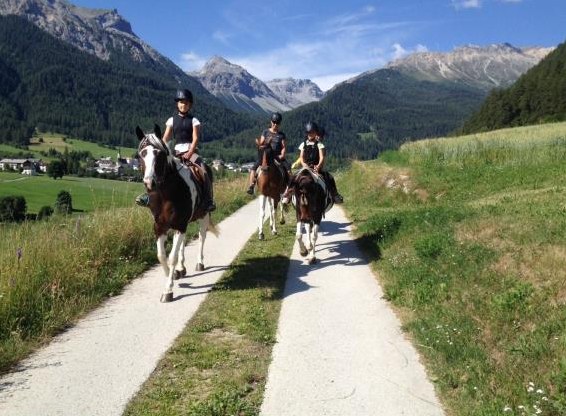 Ferien auf dem Pferdehof in Sta Maria im Naturpark Val Müstair