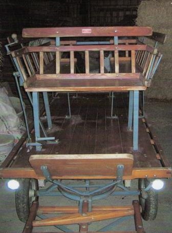 Schöner Ponywagen mit Bock und Sitzbänken