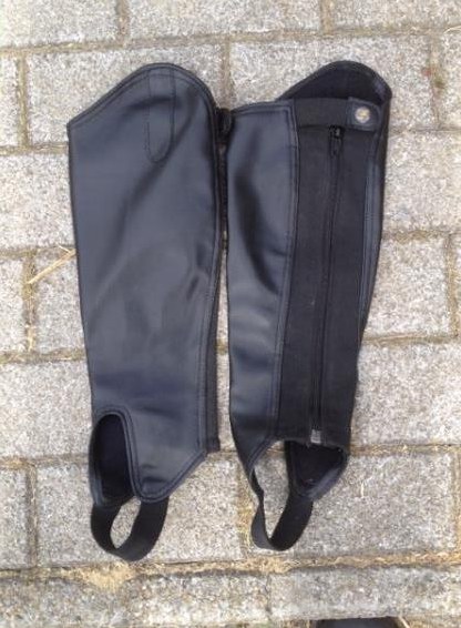 Neuwertige Mini-Chaps Grösse S zu verkaufen