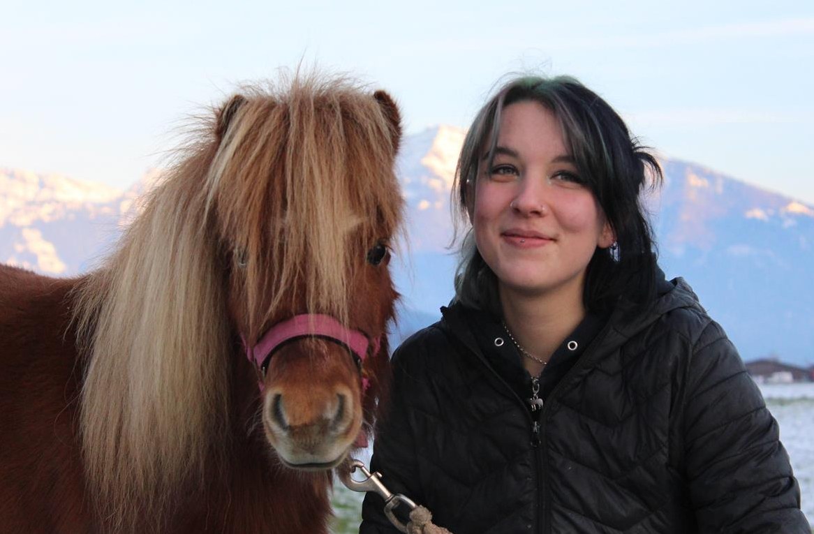 Biete Ponyreitstunden & Ausritte in Tuggen SZ